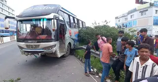 ঢাকা-ভাঙ্গা এক্সপ্রেসওয়েতে ৪ বাসের সংঘর্ষে আহত ২০